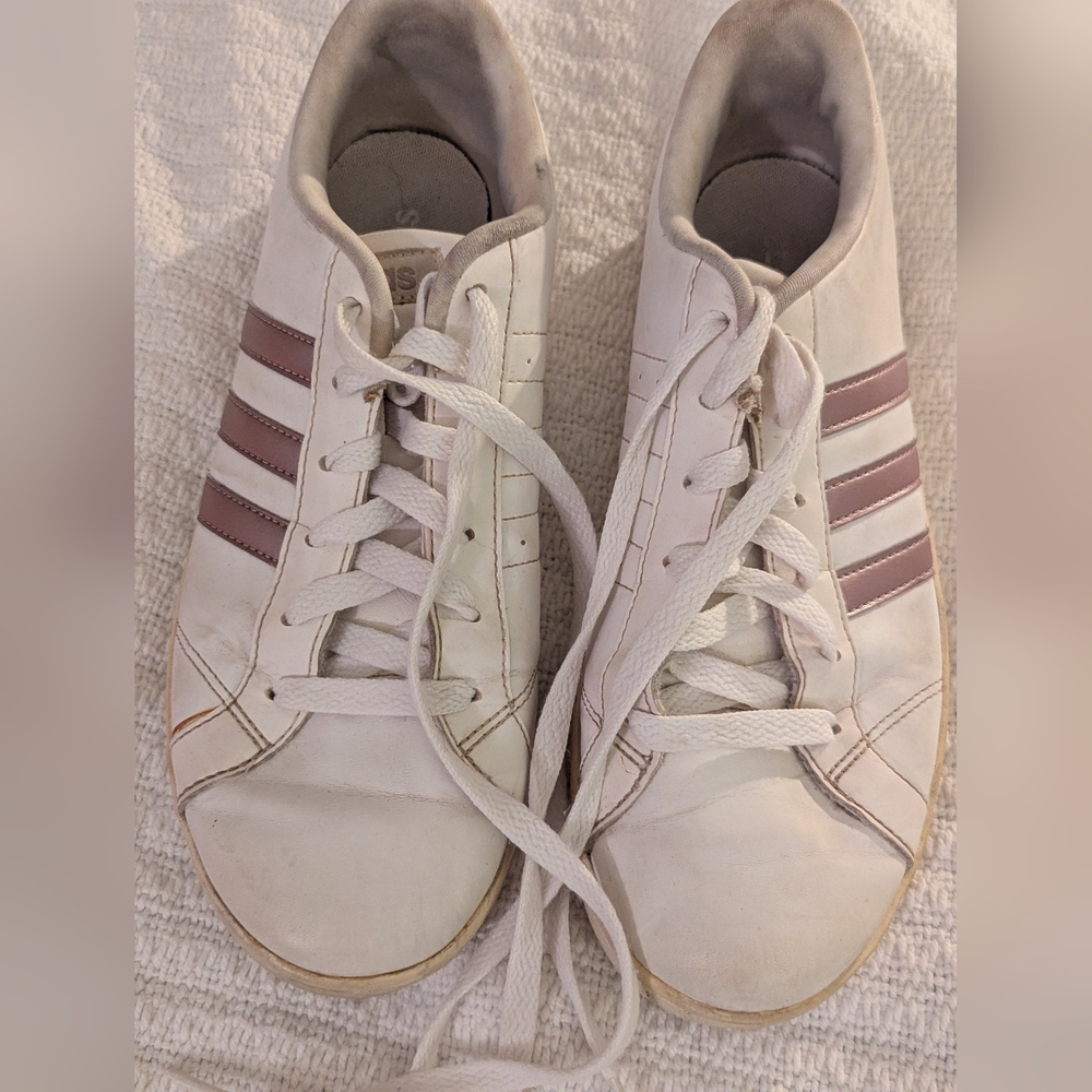 Adidas Sneakers